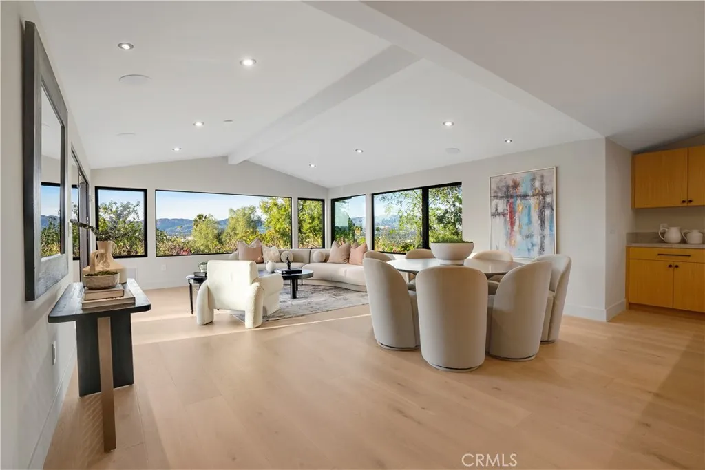 20553 Califa, Woodland Hills, California 91367 home-pic-16